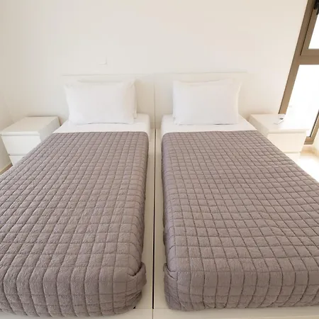 Villa Phaedrus Living: Serenity Waves No.8