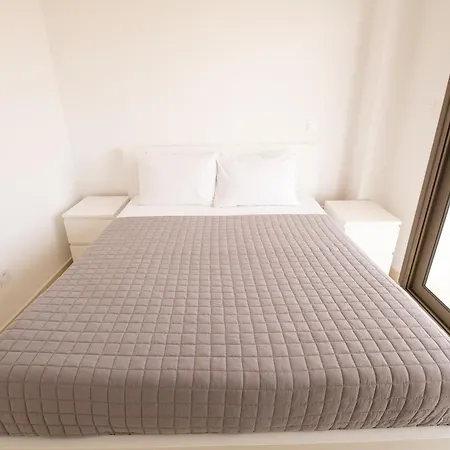 Villa Phaedrus Living: Serenity Waves No.8 Softades